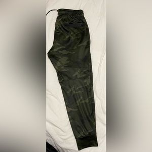 American eagle mens joggers